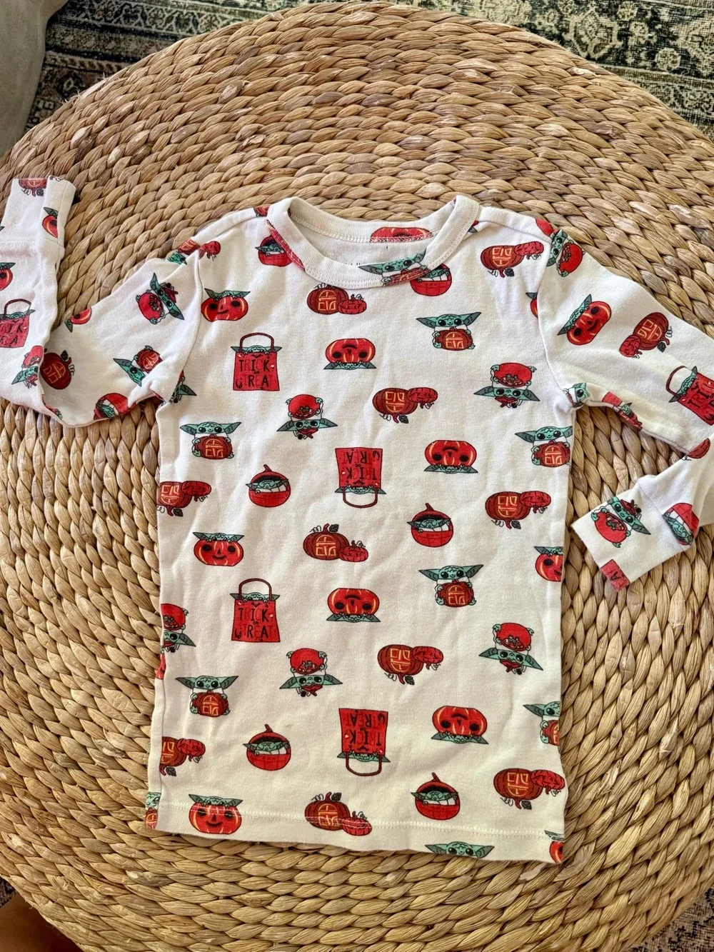 Gap Kids Star Wars Grogu Two Piece Pajamas Sz 6 Years